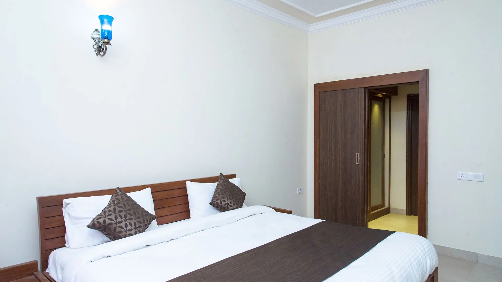 Oyo Home 10949 Mount View 3Bhk Villa Goverdhan Vilas Udaipur 2*,  India